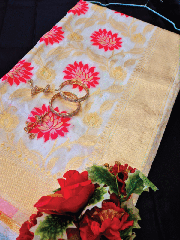 Baishaki Deshio Saree